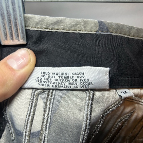 Vintage Billabong y2k camo swim shorts - Picture 3 of 9